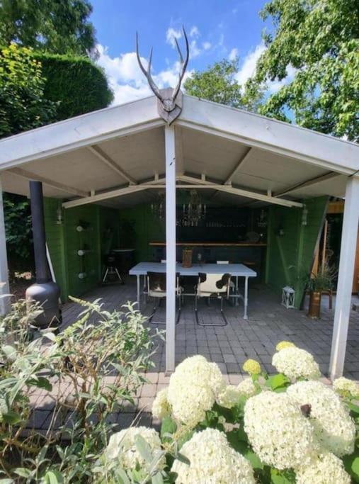 Spot Elst Vakantiehuis Buitenkant foto